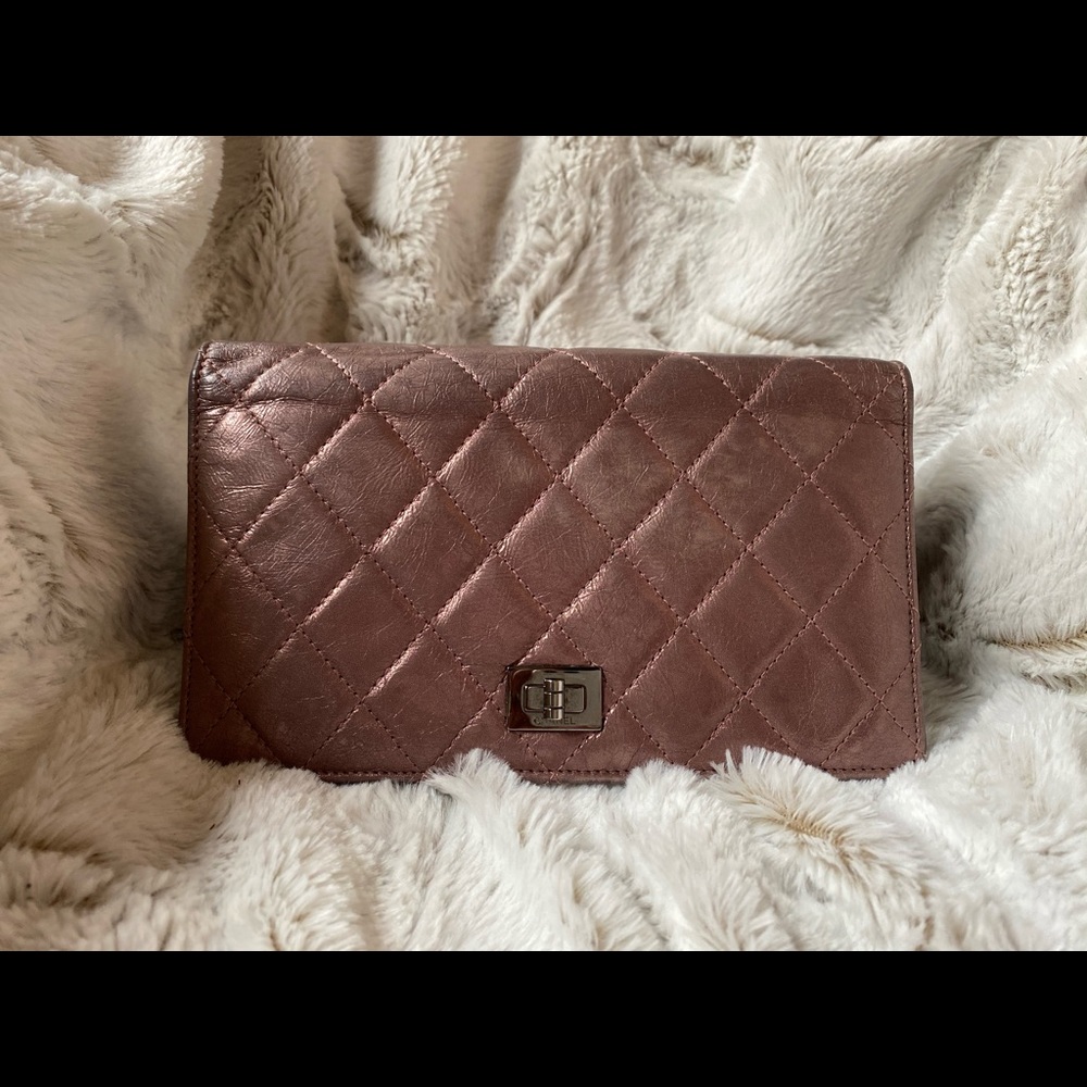 Chanel reissue iridescent/chrome purple yen wallet